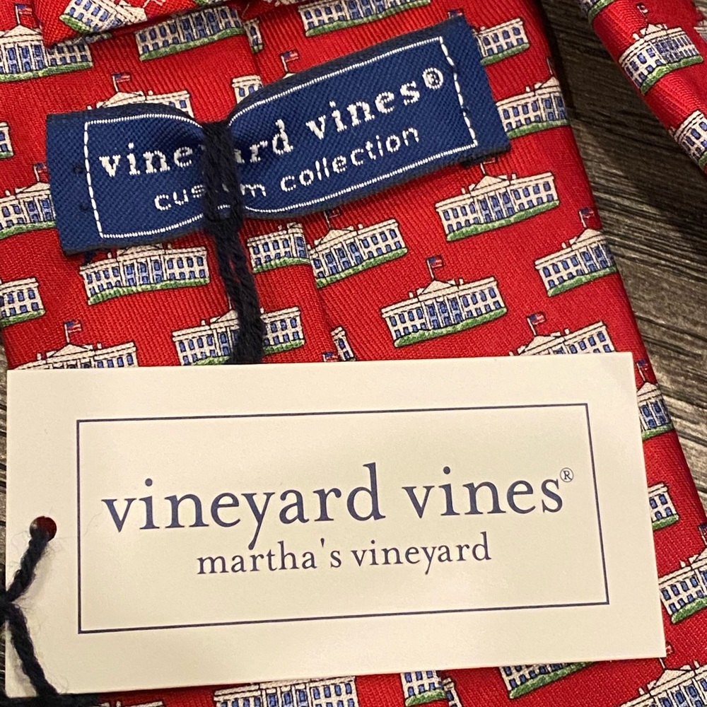 Vineyard Vines Custom Collection Tie - White House